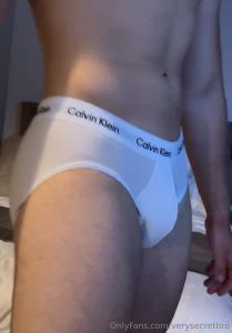 Rise and scroll babe just here to mess up your feed in the best way