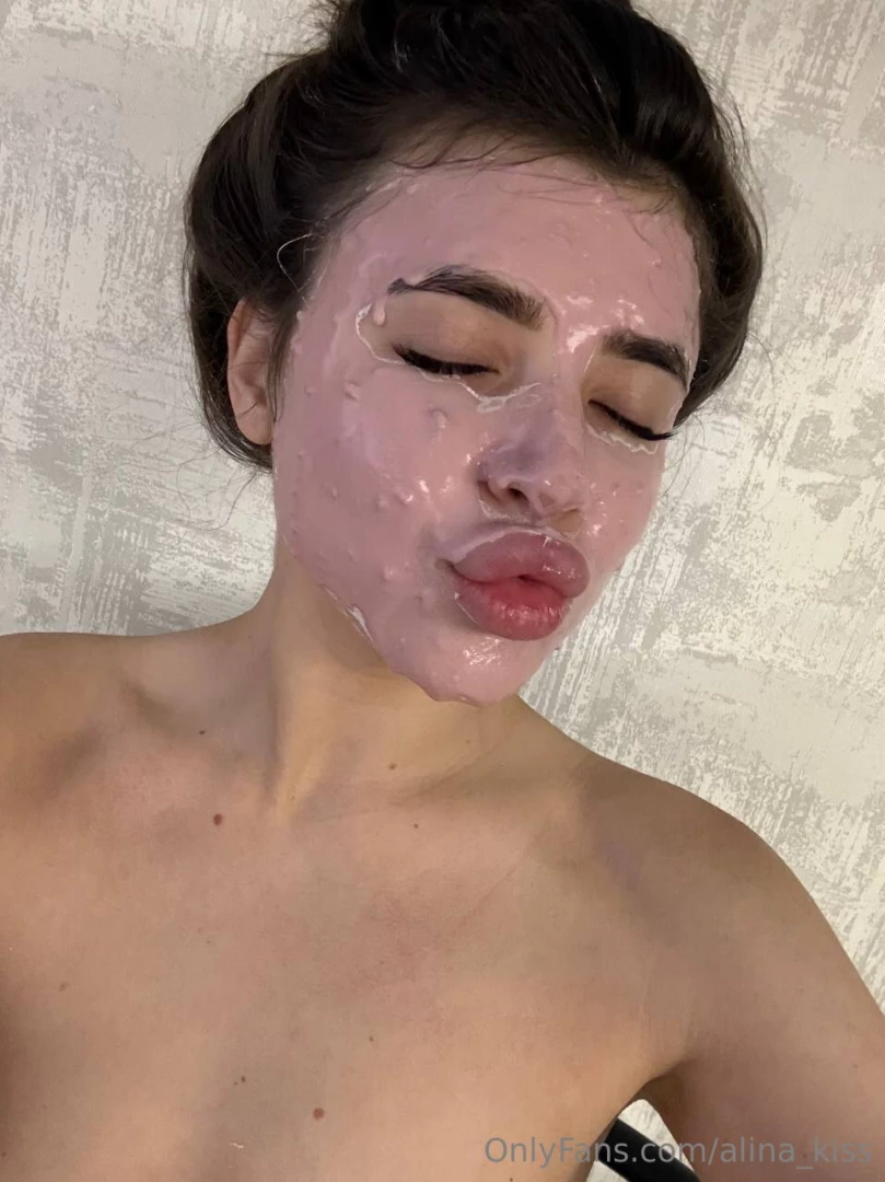 I take care of my beauty every day i think it s one of the best things 