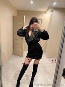 Sometimes all you need to set the mood is the perfect outfit feeling