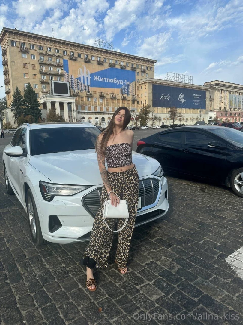 Saw a picture in my gallery next to this car i think this car suits me 