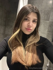 Today i decided to forgo makeup just me glowing skin a little blush