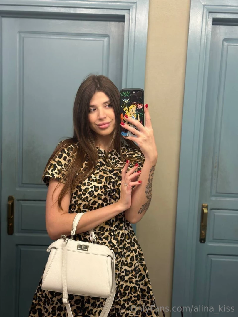 In the reflection - more than just a look there is a whole world - her 