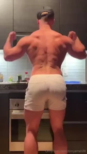 Who s hungry for cake