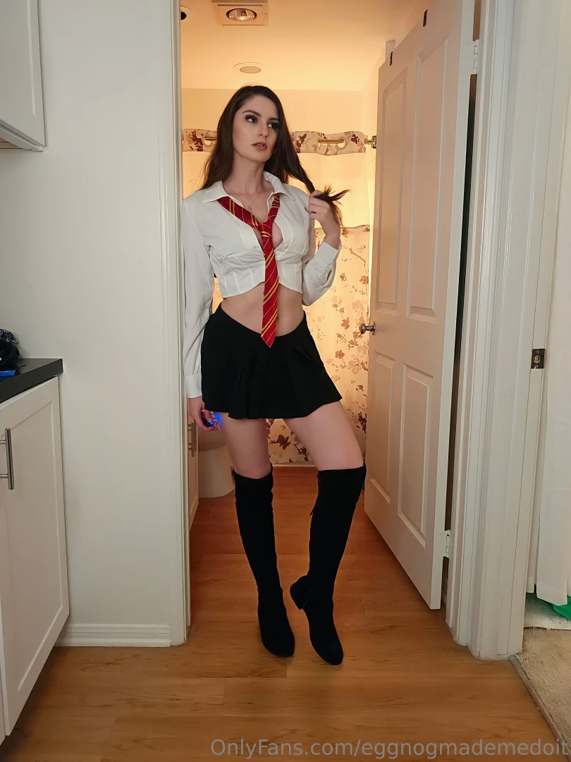 Love how this skirt shows off my legs i had to show you part 18 