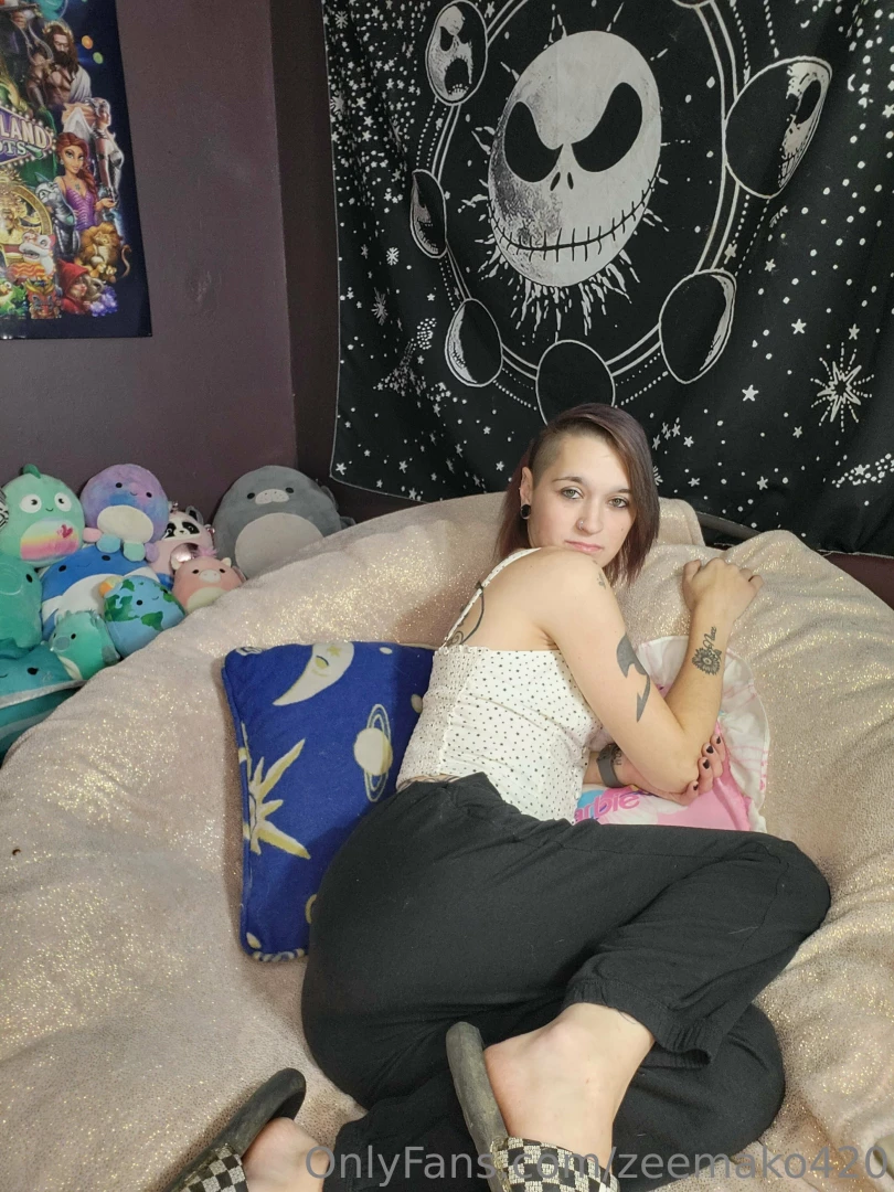 Watch me shake my ass for you don t forget to tip for extra 