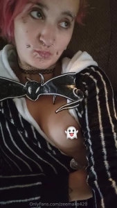 Spooky season is officially upon us sub to my main zee_mako420 and