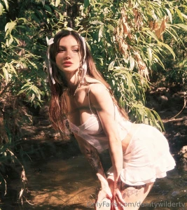 Your fairy princess i love getting naughty outdoors come see on my