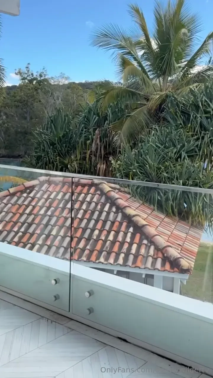 Care to join me in the chamber of secrets ready to get naughty 