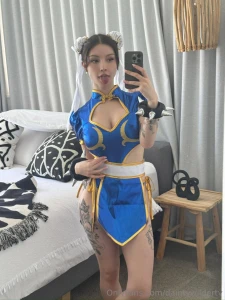 Would you let chun-li control your joi stick dm me chunli1 on my vip