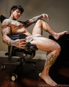Step into my office amp take a seat my adult content jakipz onlyfans