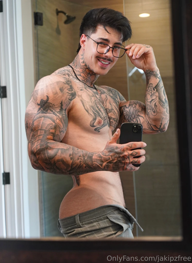 Do you like nerds my naughy side jakipz onlyfans com jakipz 