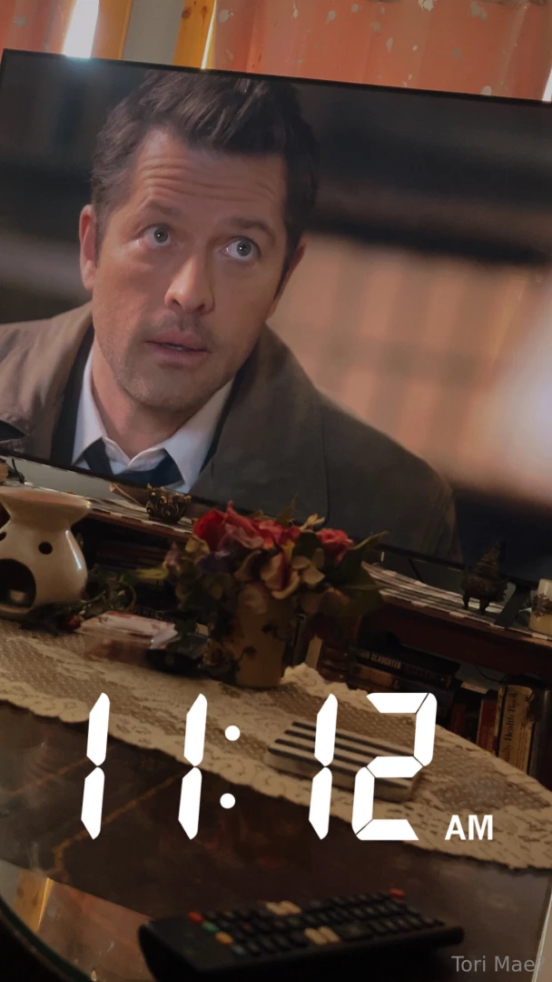 Come binge watch supernatural with me 