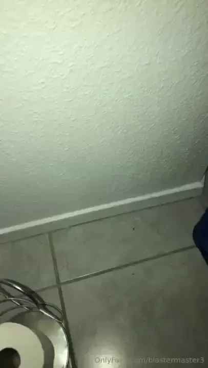 Some of my legendary long toilet farts im a beast imagine these on part 1 