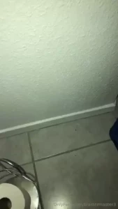 Some of my legendary long toilet farts im a beast imagine these on part 1
