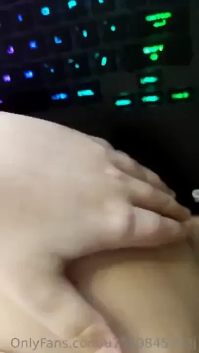 See how much my belly bothers me using my laptop 
