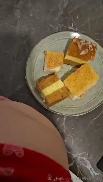 4 pieces of cake and a litre of gainer is the perfect dessert part 2 