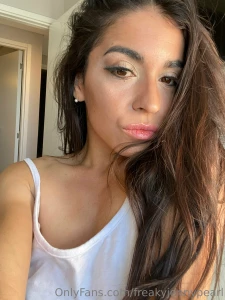 If i sat on your face right now would u drown or beg me to cum again