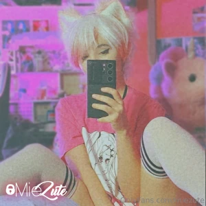 Just a reminder that i do reply to dms and it is me and will always be