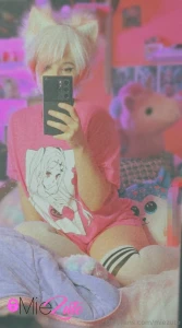 Swipe to watch me take it off which goes on first the leash or the