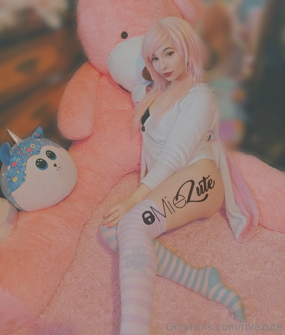 Happy friday me x this huge teddy bear watch me grind against my 