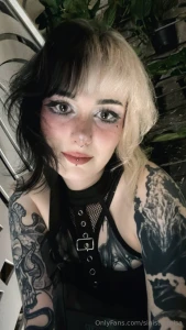 Did you notice my hair color or are my eyes too distracting