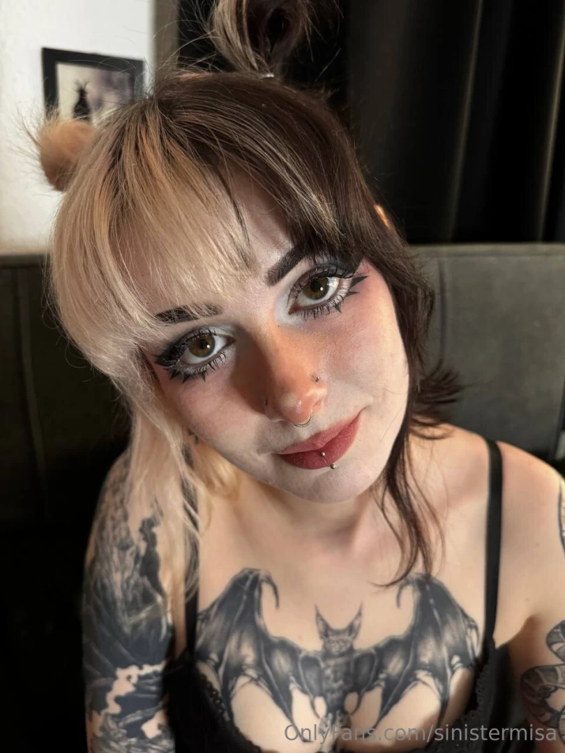 Do u like brown eyes if not i can go under the blanket with you then u 