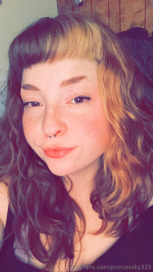 Princess ky has blonde hair 