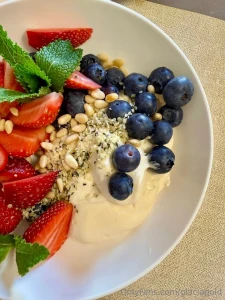 Monday is stress-free if you start it off with a delicious and healthy