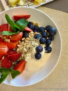 Monday is stress-free if you start it off with a delicious and healthy part 1