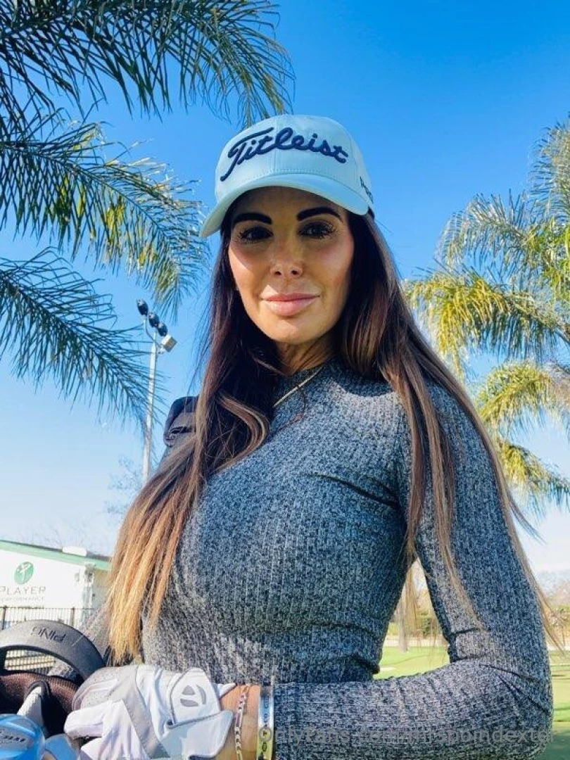Simona04 is a huge golf player - swipe for her golfing pics the part 8 