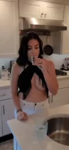 Lismuhree always wears tops like this her tits just begging to fall