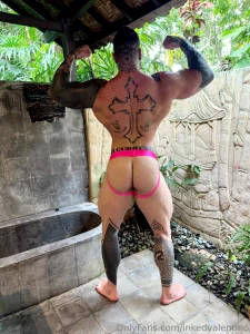 How many people like my ass and muscles part 1