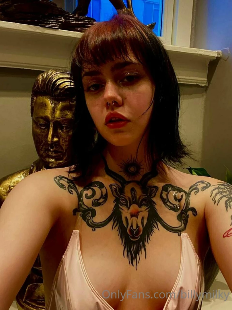 My tattos want to be caressed with your tongue babe 