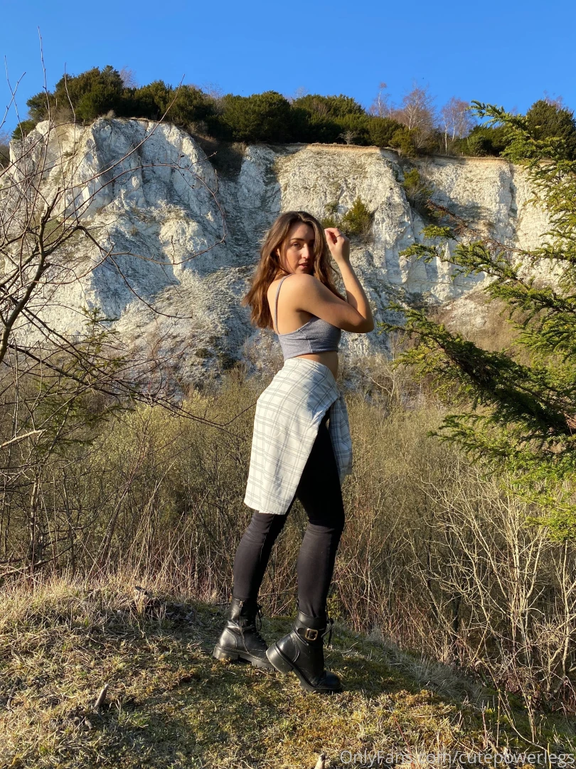 Have me as your girlfriend for 7 days for 5 people only this 