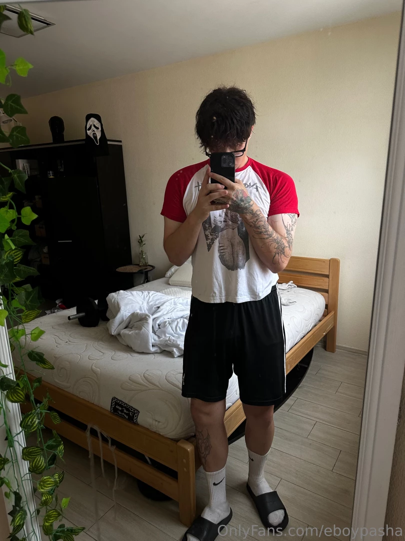 Would you share me with your friends or keep me all for yourself 
