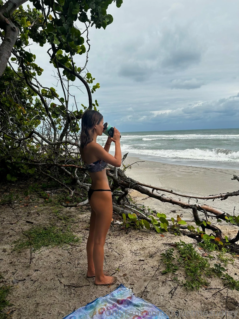 A gentle reminder that it s important to stay hydrated y all 