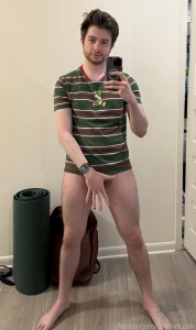 Everyone wants me to move my hand but we gotta get me to number 1 on f