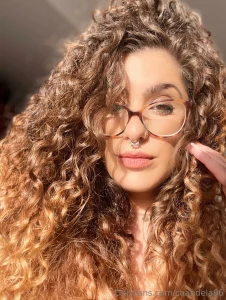 Quieres correrte conmigo yo hago squirt y t me chorreas la carita