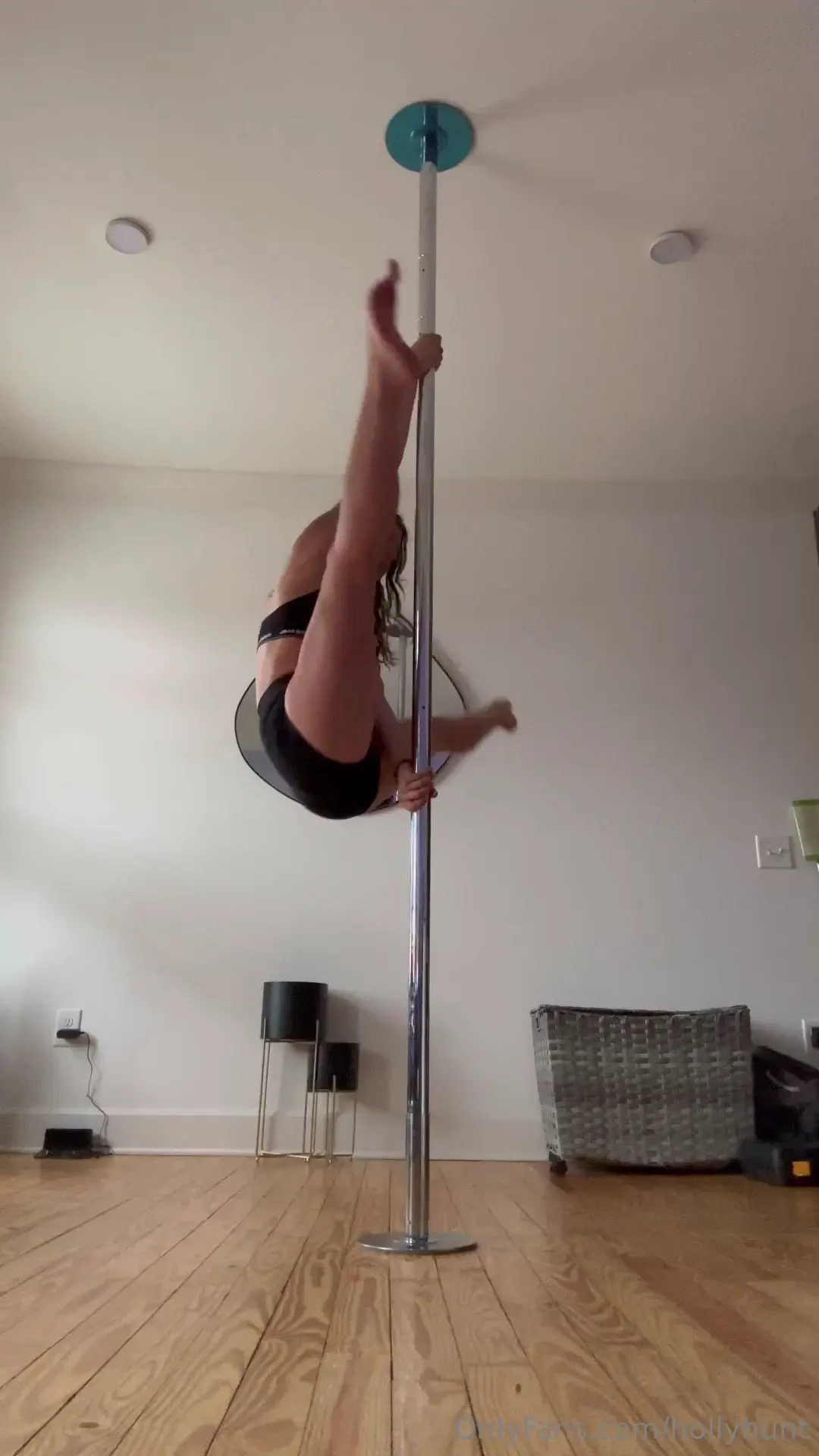 Starting the week with some movements who wants to join 