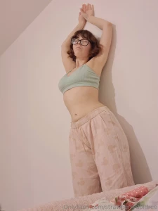 Hey 3 https onlyfans com strawberrydollxo