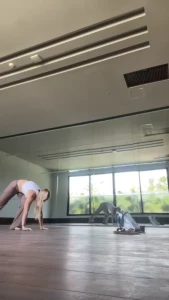 Handstand