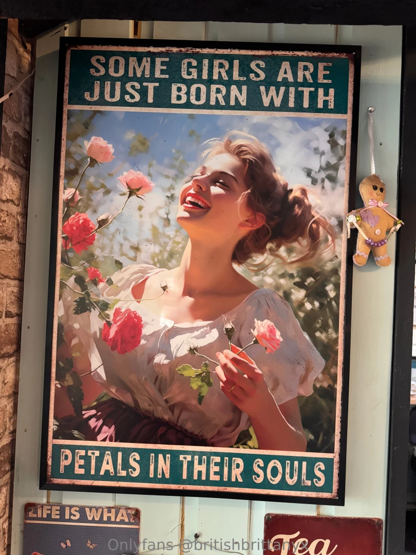 This was legitimately the cutest little cafe so pink amp definitely part 1 