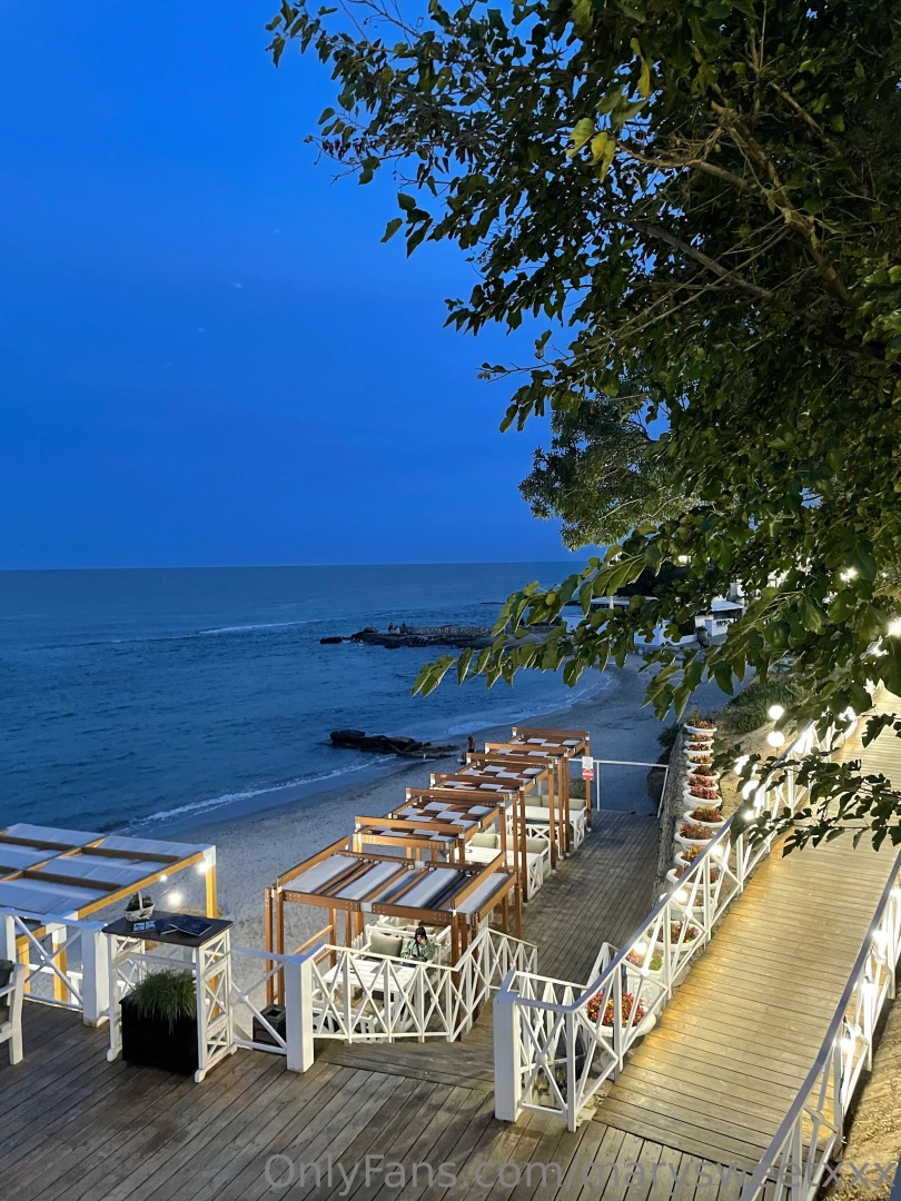 A few of my selfies and photos of the evening city where i live how do part 1 