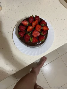 There is a continuation of this series of photos as i prepare the cake part 1