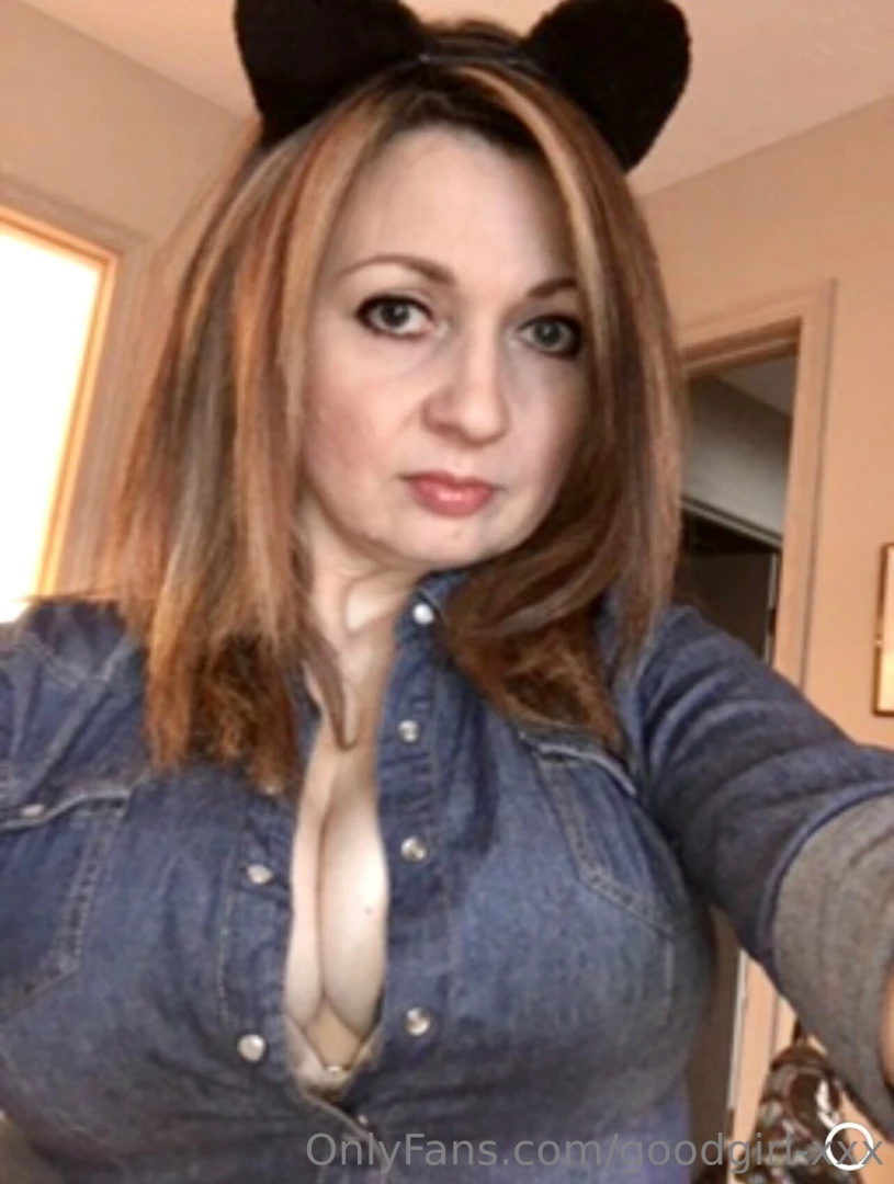 Kitty with big titties can you make this kitty purr 