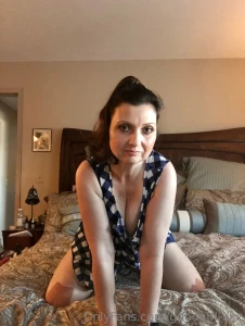 I m on my knees what are you waiting for part 1