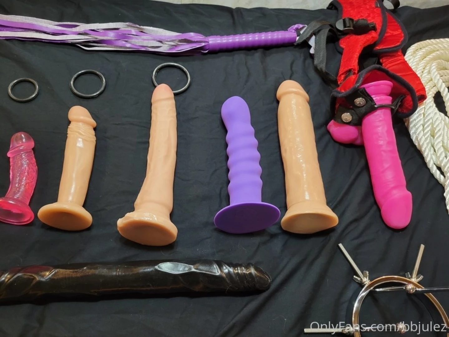 Including the four that ship in today not pictured we have 33 toys of 