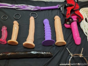 Including the four that ship in today not pictured we have 33 toys of