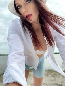 I was so horny i ended up touching myself on the bench by the water i