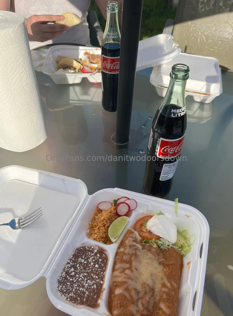 Sunny saturday dinner on the patio 